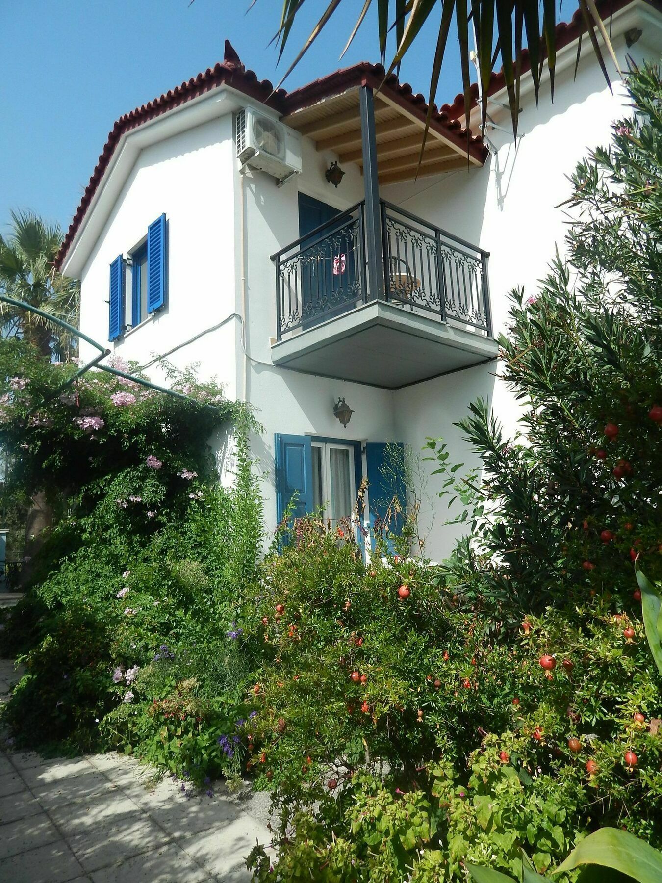 Anaxos Gardens Aparthotel Bagian luar foto