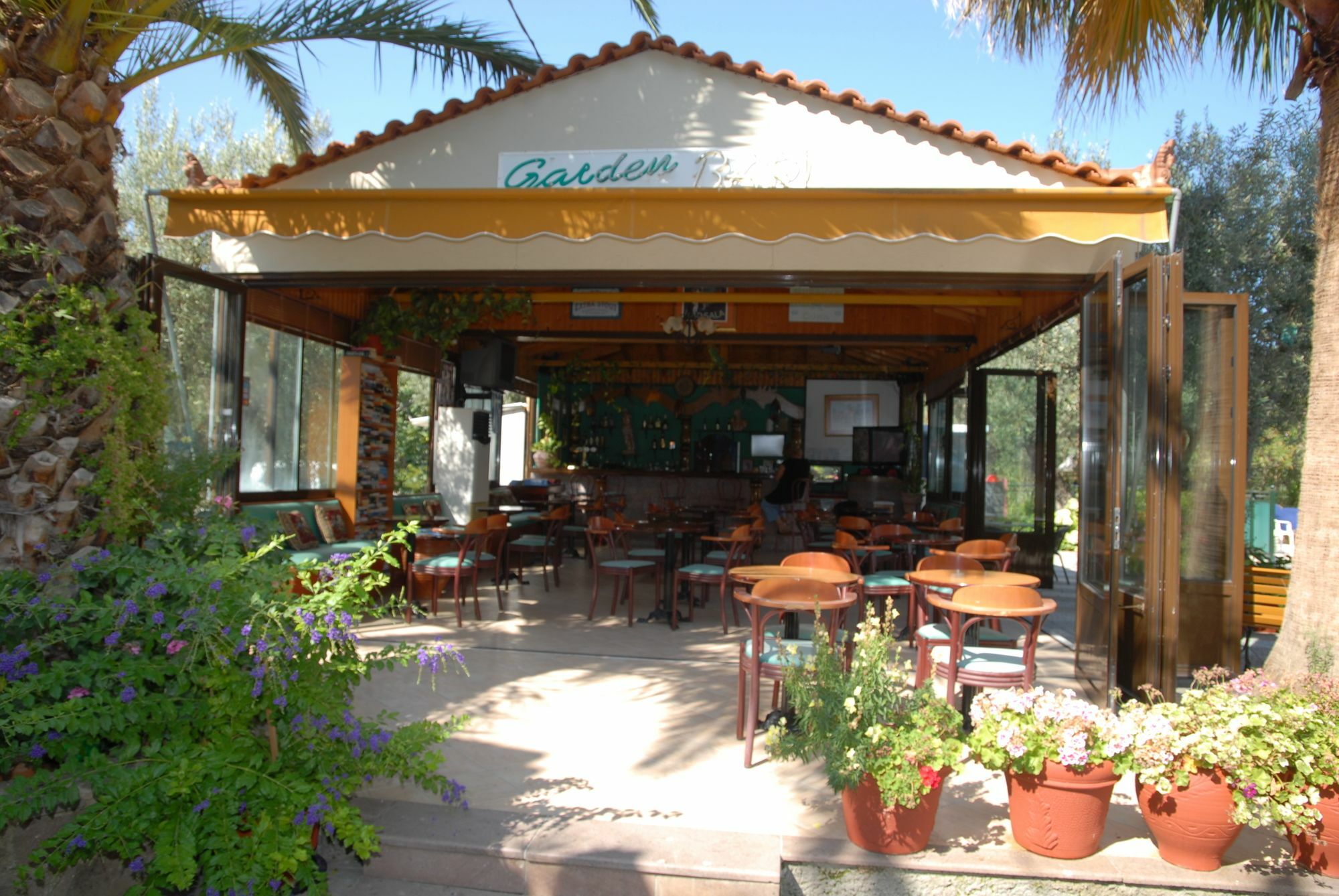Anaxos Gardens Aparthotel Bagian luar foto
